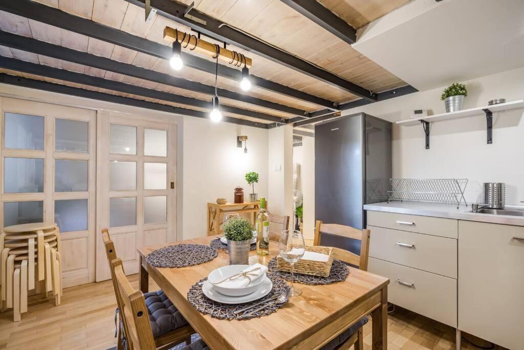 Wellness Wonderland Garden, Sauna, Jacuzzi In Cbd Apartament Budapeszt